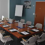 Hotel Globana Airport 4*