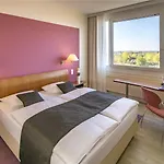 Hotel Globana Airport 4*