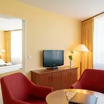 Hotel Globana Airport 4*