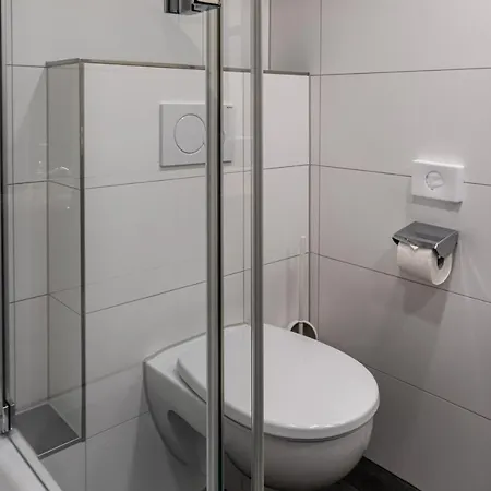 Hotel Globana Airport 4*