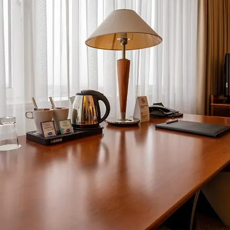 فندق Globana Airport 4*