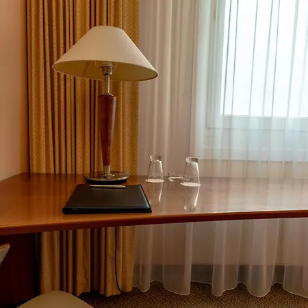 Globana Airport Hotel