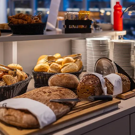 מלון Globana Airport 4*