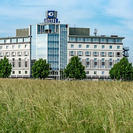 Globana Airport Hotel 4*