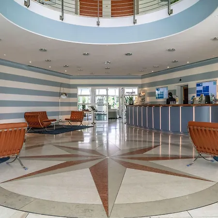 Globana Airport מלון 4*