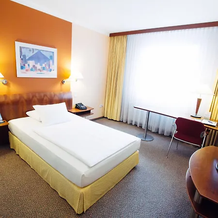 Globana Airport 4*