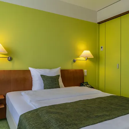 Globana Airport 4*