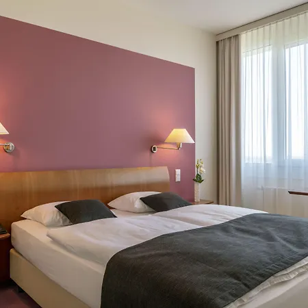 Globana Airport שקאודיטז