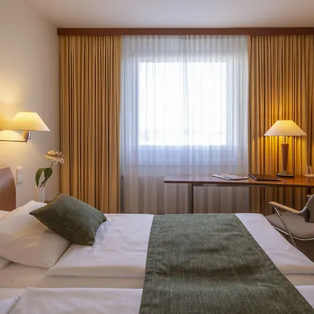 Globana Airport שקאודיטז