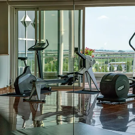 מלון Globana Airport