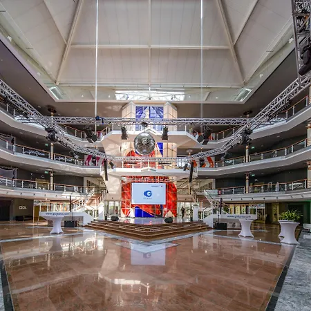 Globana Airport شكويديتس