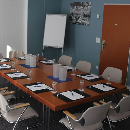 Hotel Globana Airport 4*