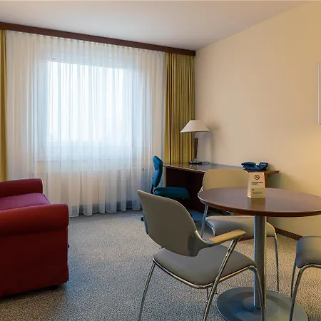 فندق Globana Airport شكويديتس