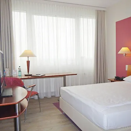 Hotel Globana Airport 4*