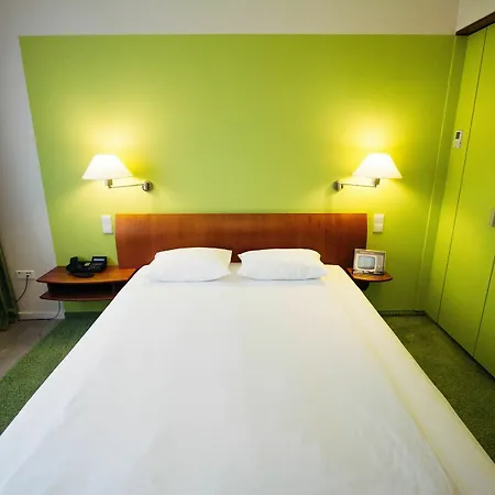 Globana Airport Hotel 4*