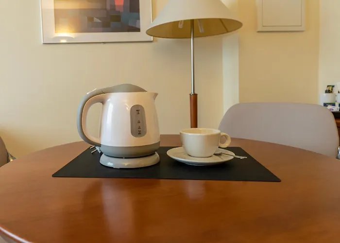 Globana Airport 4* شكويديتس