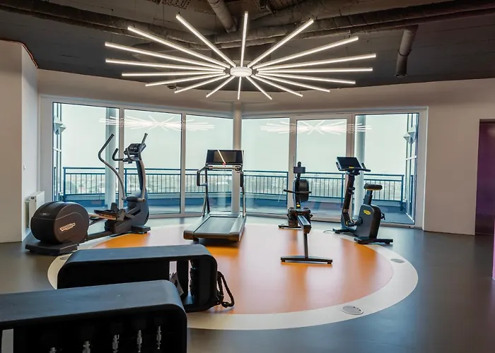 Globana Airport فندق شكويديتس