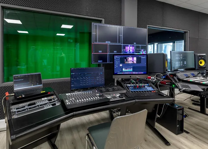 Globana Airport 4* شكويديتس