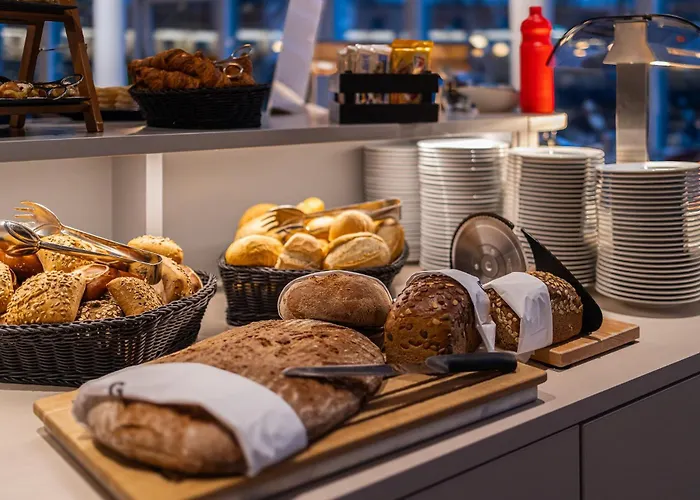 فندق Globana Airport 4*