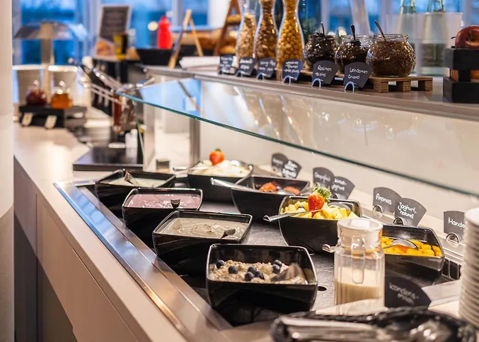 Globana Airport 4* شكويديتس