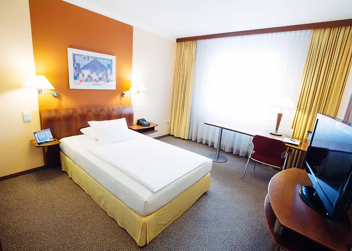 Globana Airport 4*