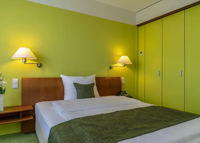 Globana Airport 4*