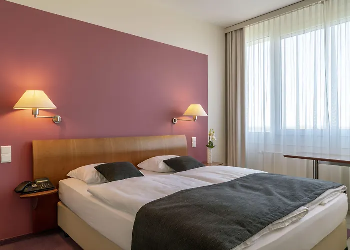 Globana Airport شكويديتس