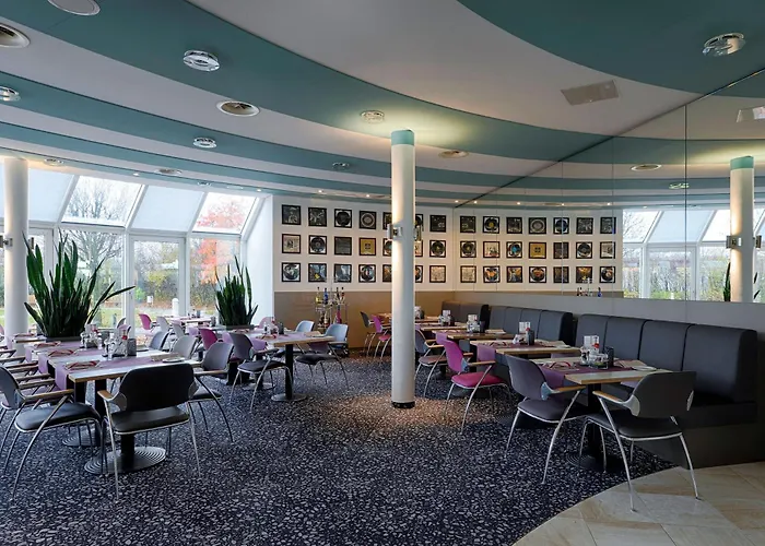 فندق Globana Airport شكويديتس