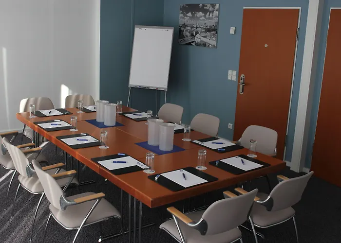 فندق Globana Airport 4*