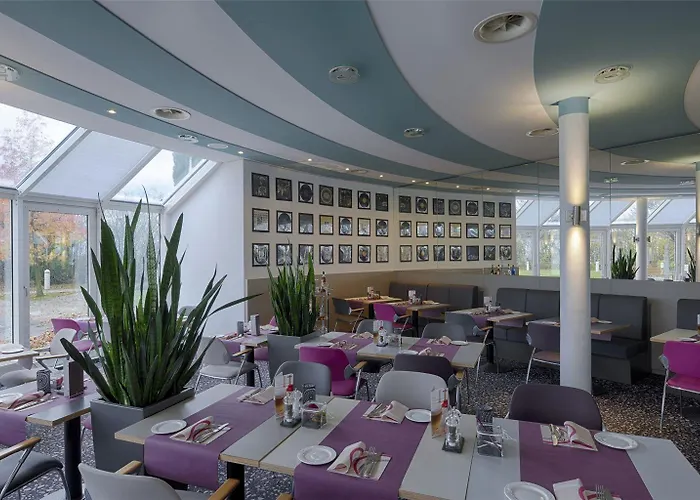 Globana Airport شكويديتس