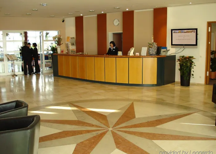 Globana Airport فندق شكويديتس