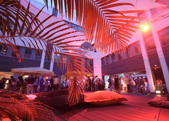 Globana Airport فندق شكويديتس